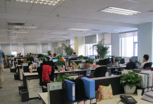 昌羽五金取得一種鈑金件加工翻邊模具專利，達到自動取出鈑金件的目的:鈑金